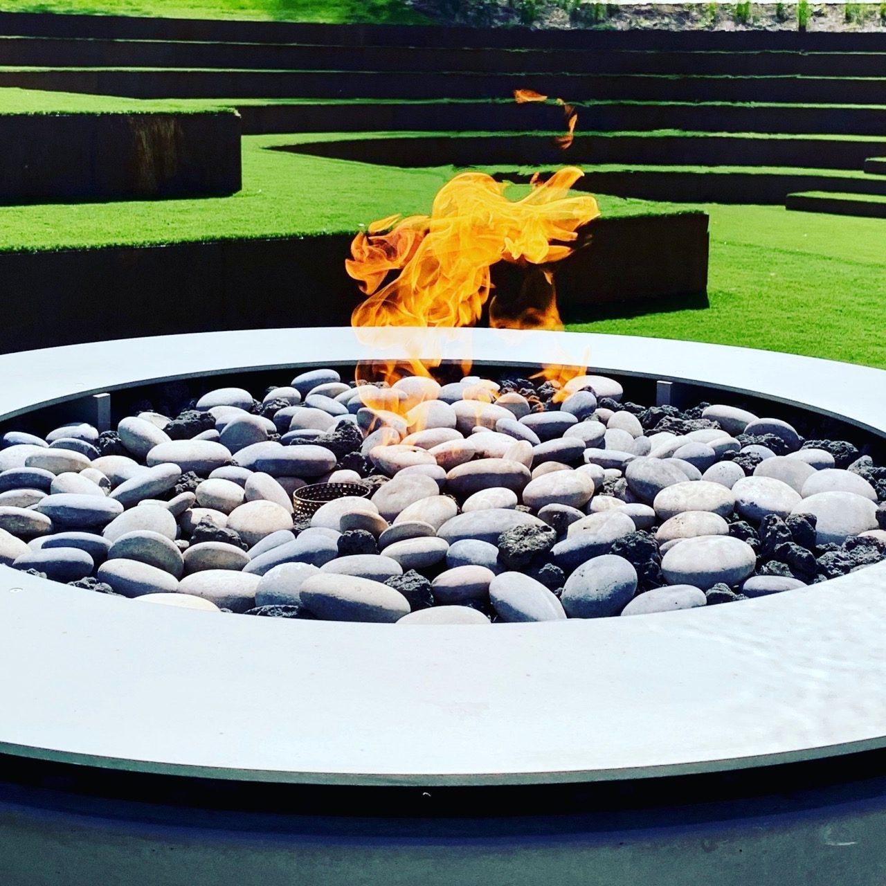 Fabulous modern fire pit in this contemporary garden by Jo Alderson Phillips Joanne Alderson design