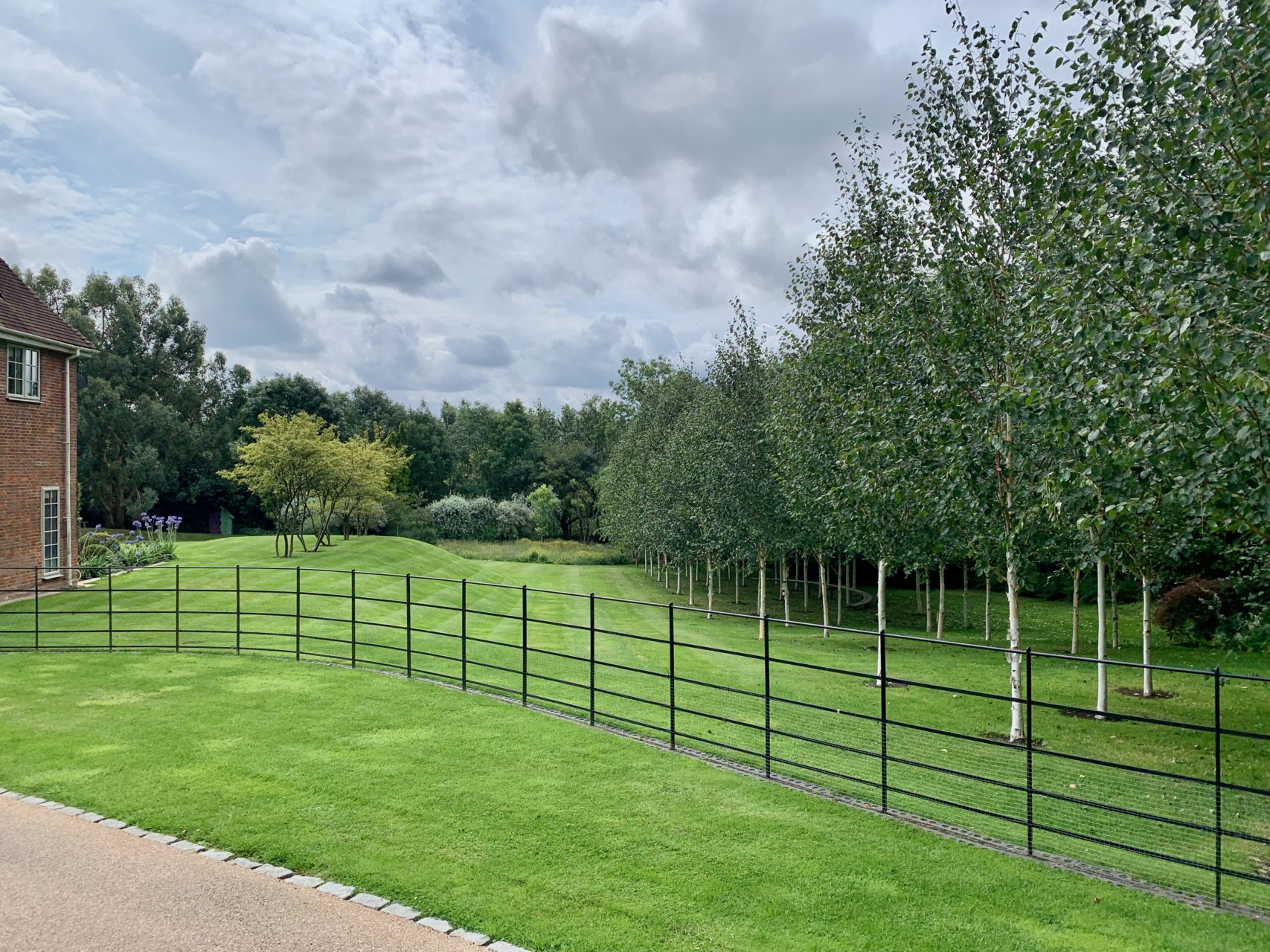 country garden design by www.joannealderson.com