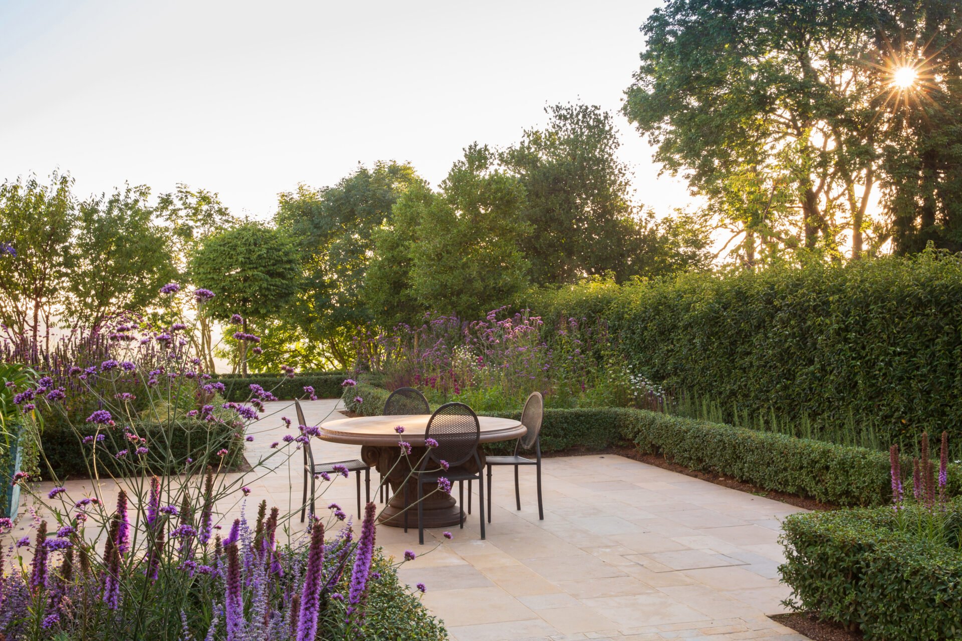 kitchen courtyard design by Jo Alderson Phillips www.joannealderson.com