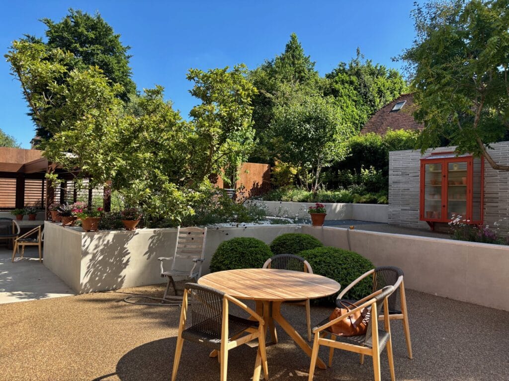 The completed contemporary garden in Old Amersham 